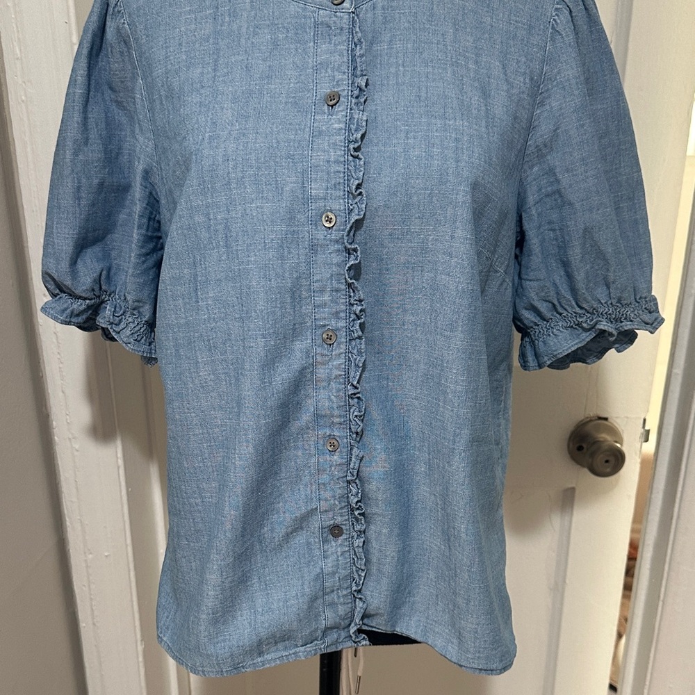💙Women's Blue Ruffle Button-Up Top💙 - Picture 3 of 6